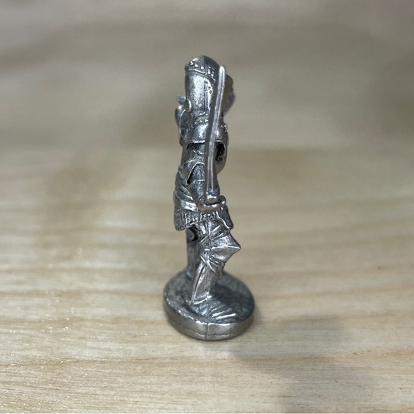 Vintage Ral Partha Pewter Armored Medieval Knight with Dragon Shield PP 615 - Picture 7 of 9